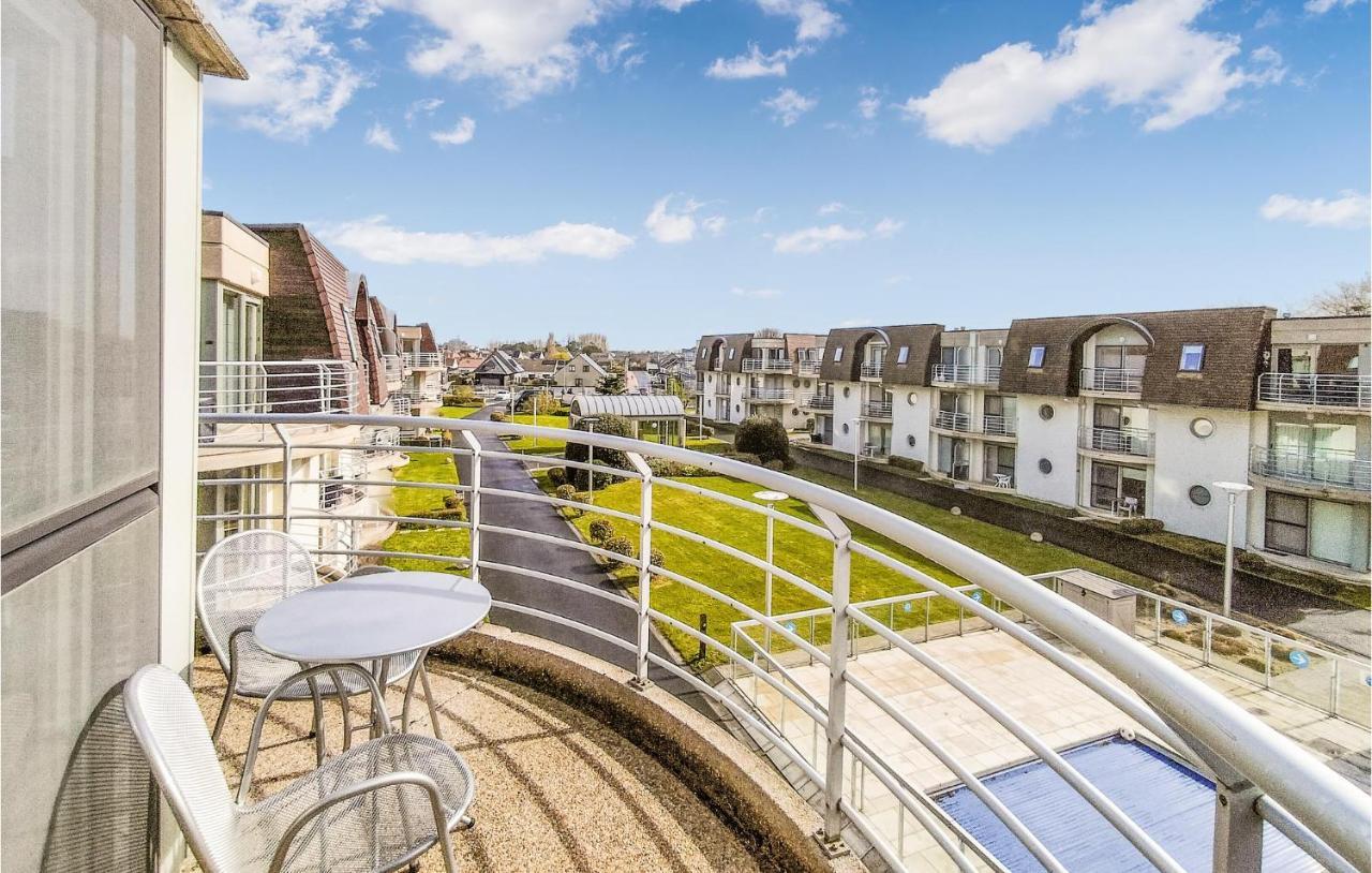 Nice Apartment In Bredene With Kitchen Exterior foto